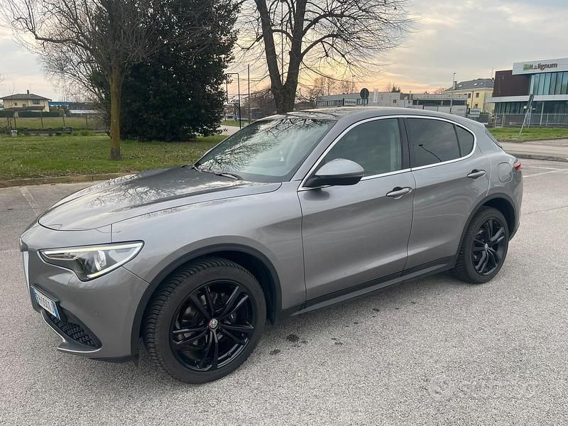 Usata Alfa Romeo Stelvio 280 CV (205 kW) 2017 Grigio SUV