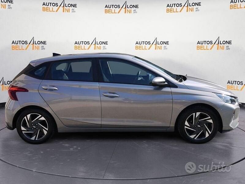 Usata Hyundai i20 84 CV (61 kW) 2023 Grigio metallizzato Berlina