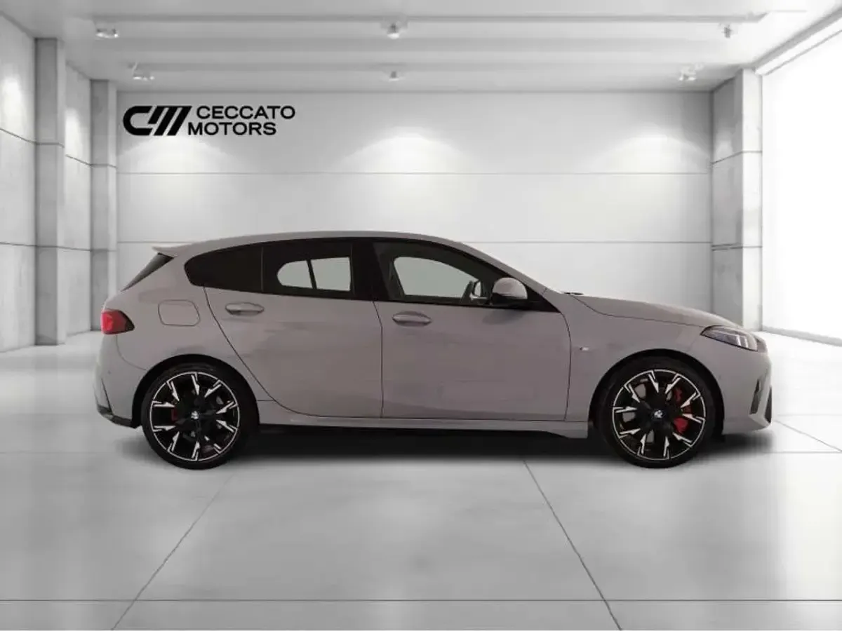 Usata BMW 120 M Sport 163 CV (119 kW) 2025 Grigio Utilitaria