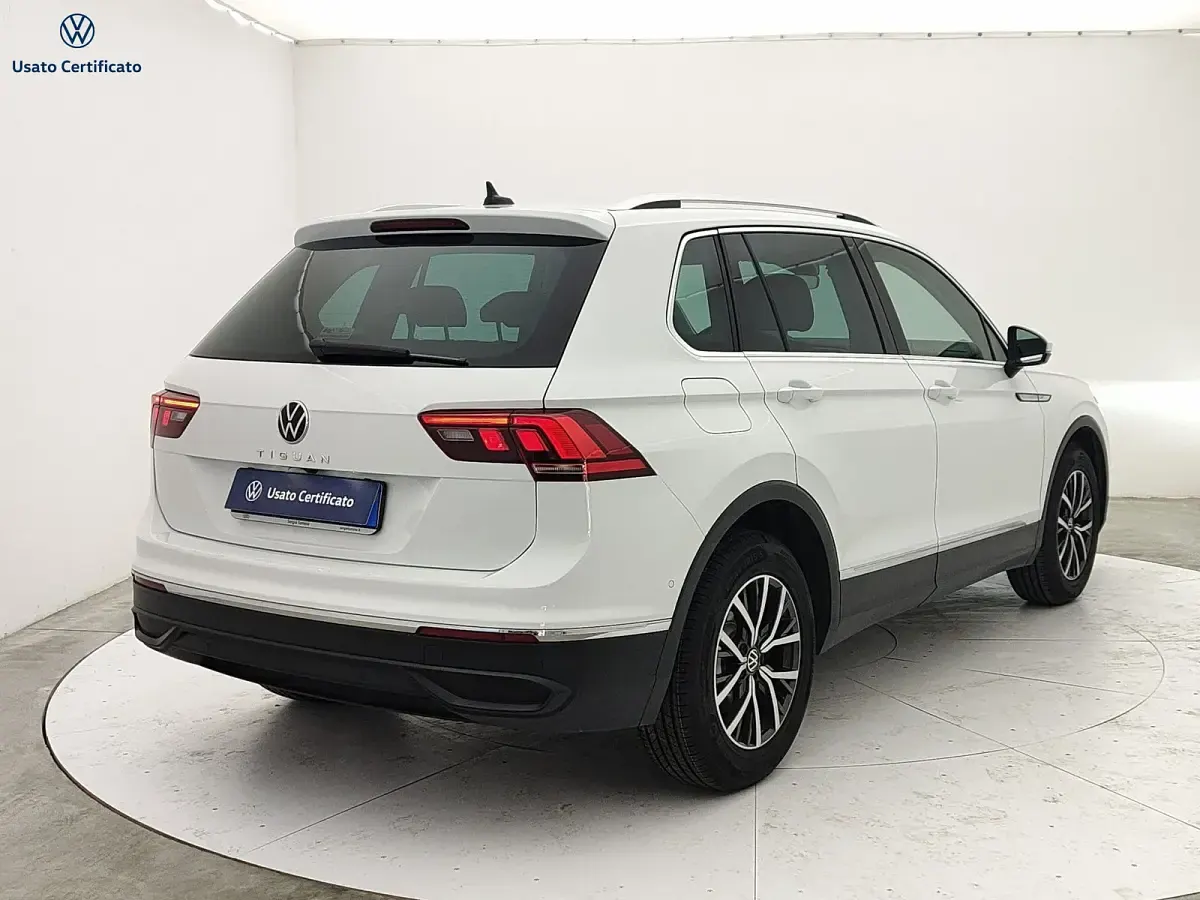 Usata VW Tiguan Life 150 CV (110 kW) 2023 Bianco SUV