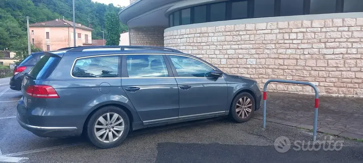 Usata VW Passat 116 CV (85 kW) 2010 Grigio Station wagon