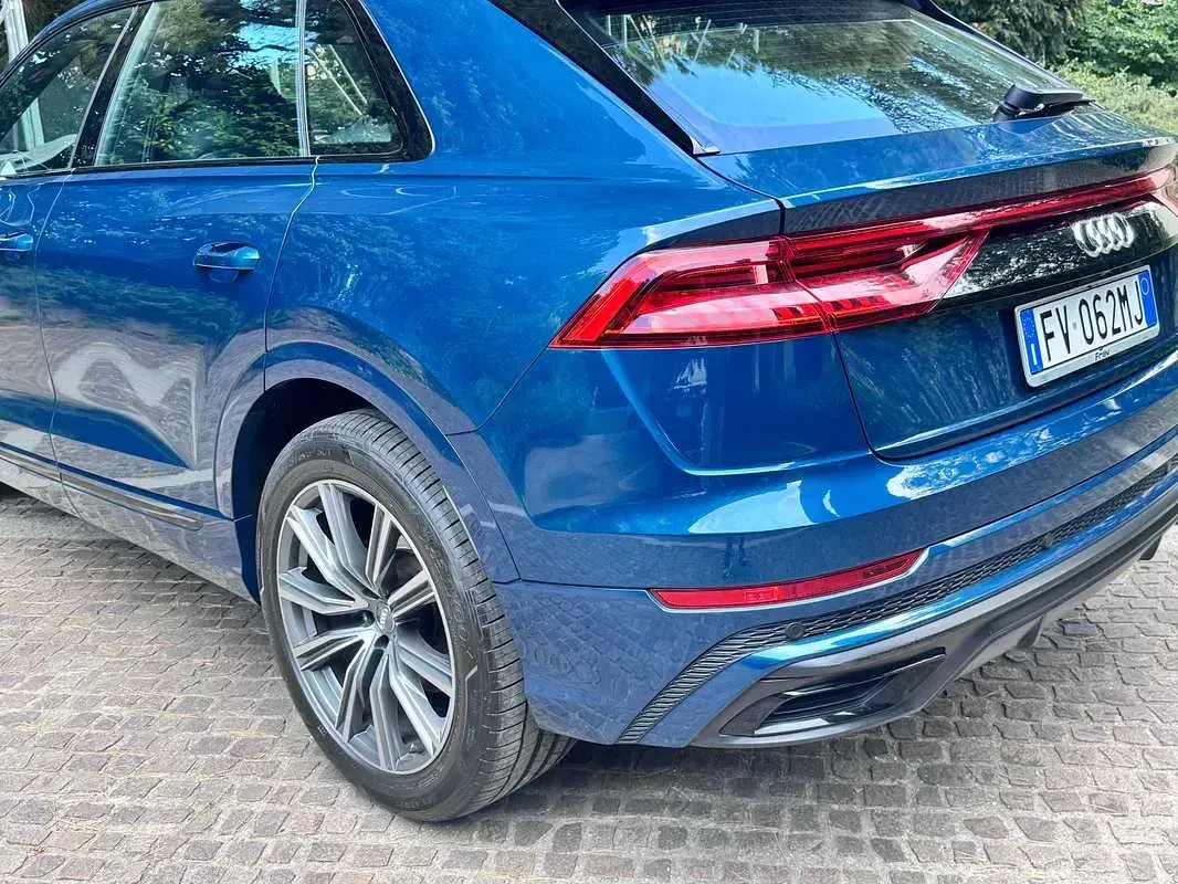 Usata Audi Q8 Sport 286 CV (210 kW) 2019 Blu/azzurro SUV