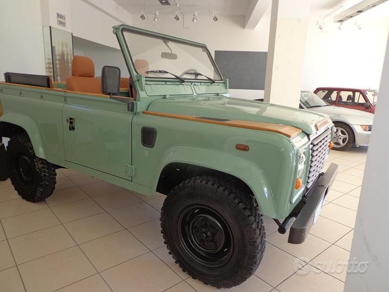 Usata Land Rover Defender 113 CV (83 kW) 1995 Verde SUV