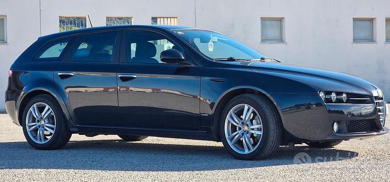 Begagnad Alfa Romeo 159 170 HK (125 kW) 2011 Svart Kombi