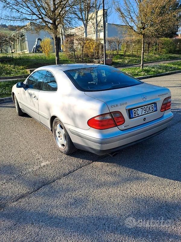 Usata Mercedes CLK200 Elegance 192 CV (141 kW) 1999 Grigio Coupé