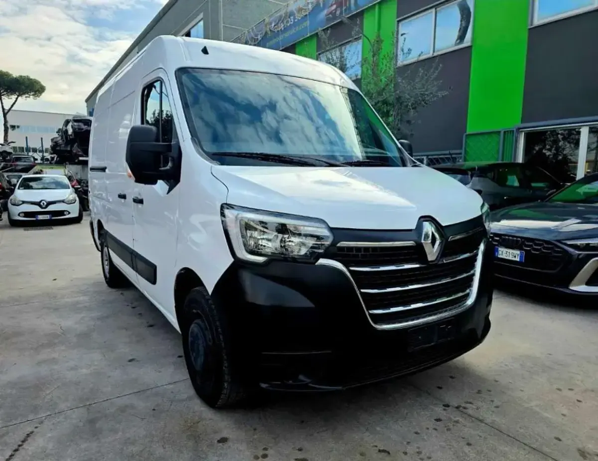 Begagnad Renault Master 135 HK (99 kW) 2021 Vit Minibuss