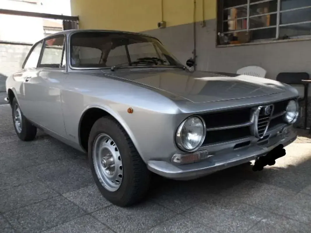 Usata Alfa Romeo GT Junior 90 CV (66 kW) 1972 Argento Coupé