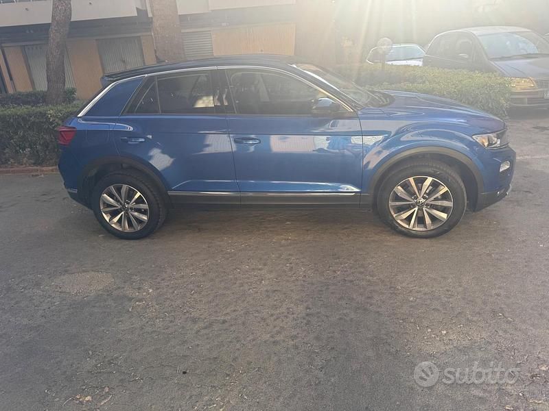 Usata VW T-Roc 150 CV (110 kW) 2021 Blu SUV