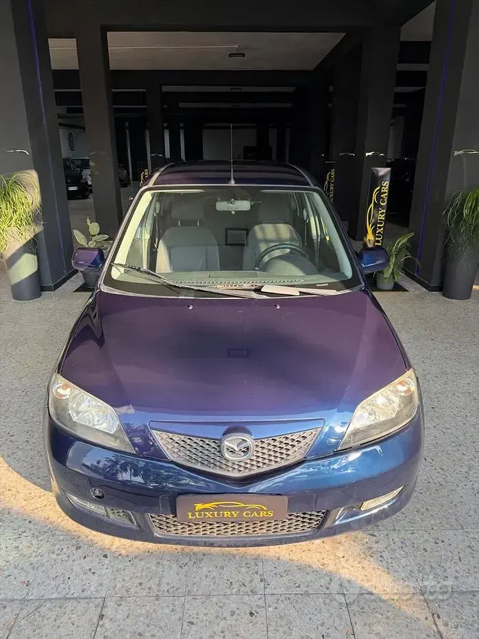 Usata Mazda 2 68 CV (50 kW) 2006 Bluazzurro Utilitaria