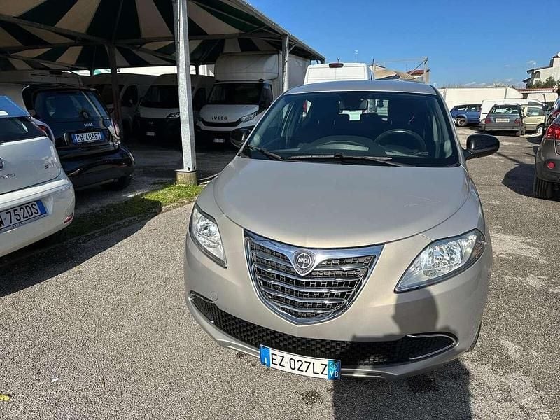 Beige Usata 2015 Lancia Ypsilon Gold Due volumi | 7900 € (Buon prezzo) - Immagine 1/4