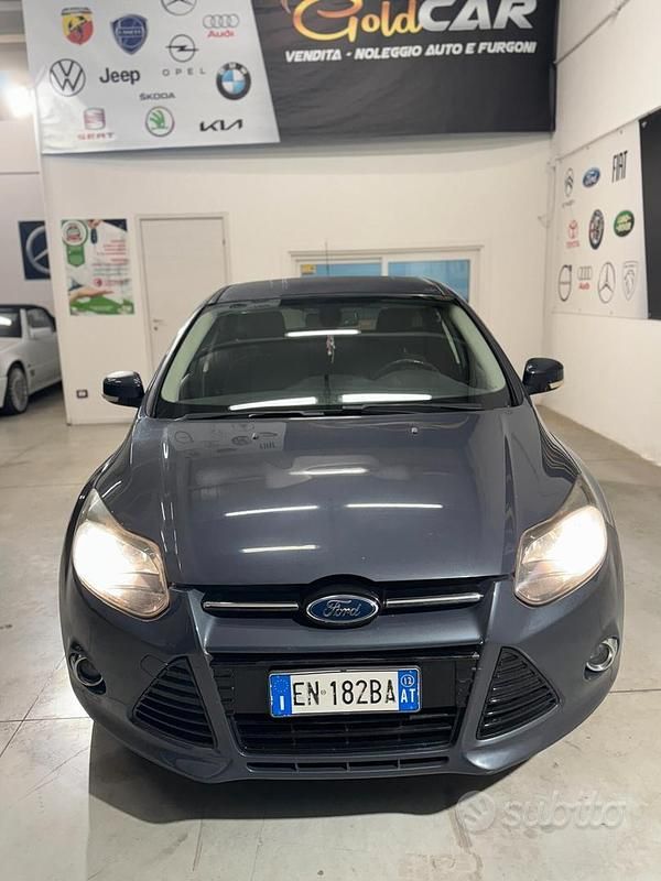 Usata Ford Focus Titanium 115 CV (84 kW) 2012 Blu Berlina