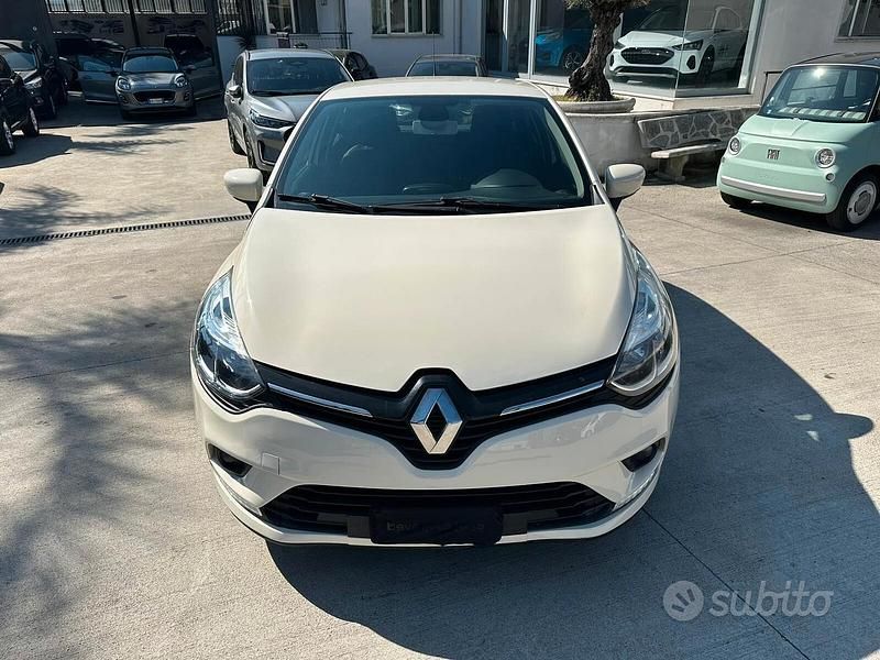 Usata Renault Clio IV Zen 75 CV (55 kW) 2017 Beige Berlina
