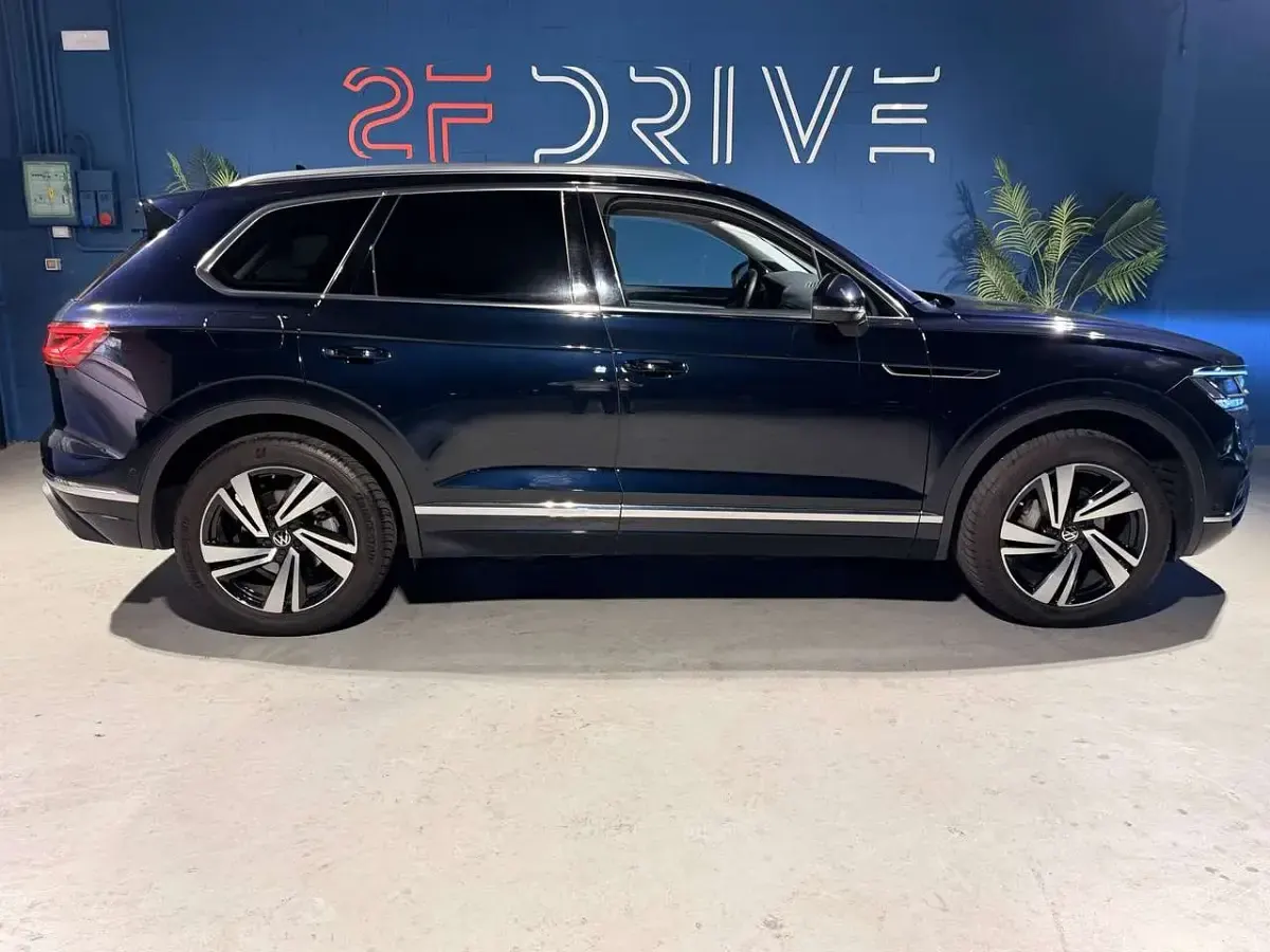 Usata VW Touareg Atmosphere 286 CV (210 kW) 2022 Blu/azzurro SUV