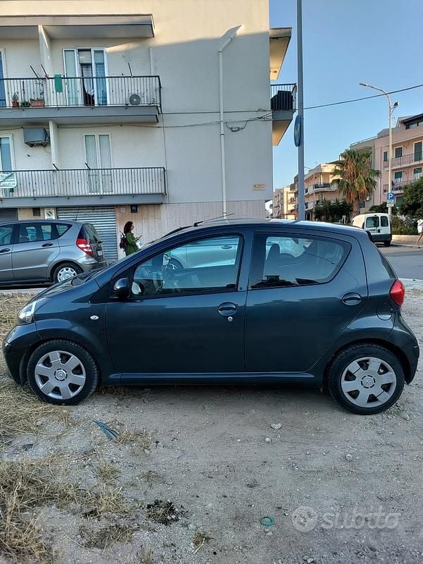 Usata Toyota Aygo Sol 54 CV (39 kW) 2006 Nero Utilitaria
