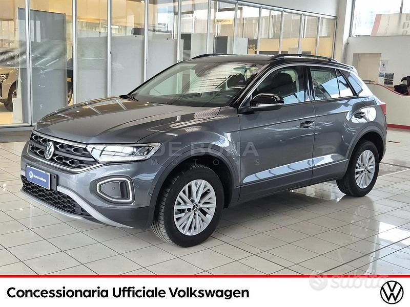 Usata VW T-Roc Life 150 CV (110 kW) 2024 Nero SUV