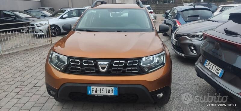 Usata Dacia Duster Essentiel 115 CV (84 kW) 2019 Oro SUV