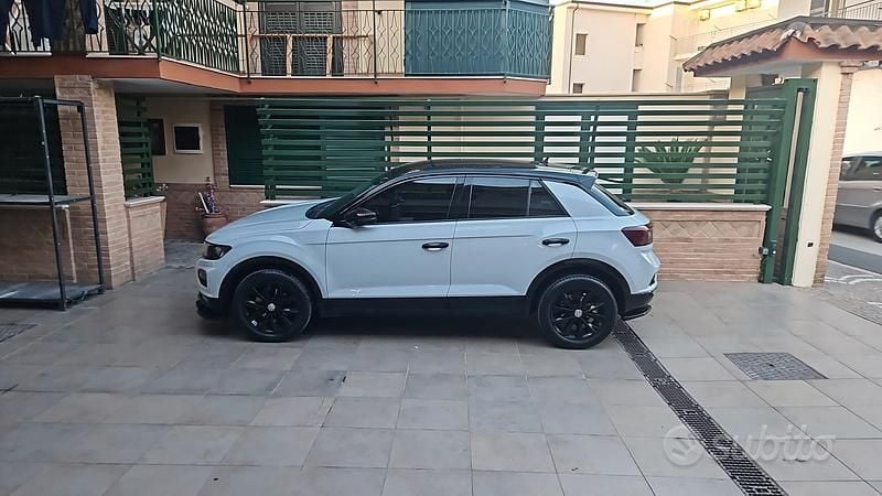 Usata VW T-Roc Business 116 CV (85 kW) 2020 Bianco SUV