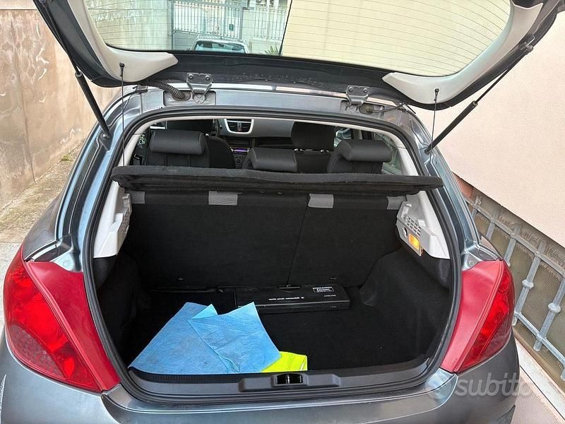 Usata Peugeot 207 70 CV (51 kW) 2009 Grigio Berlina