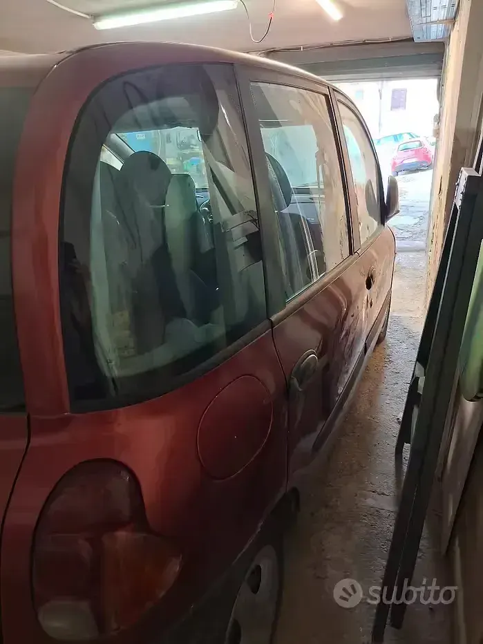 Usata Fiat Multipla 105 CV (77 kW) 1999 Rosso Monovolume