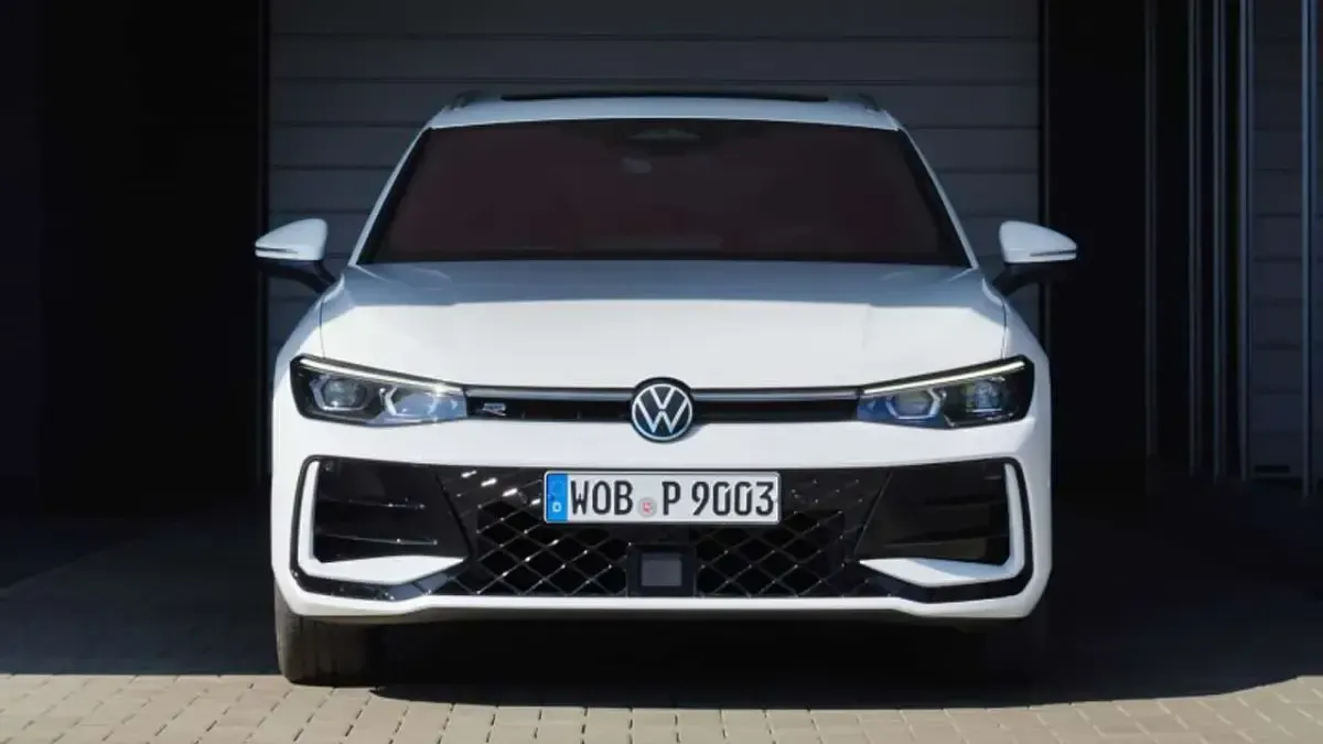 Nuova VW Passat Business 193 CV (141 kW) 2025 Argento Station wagon