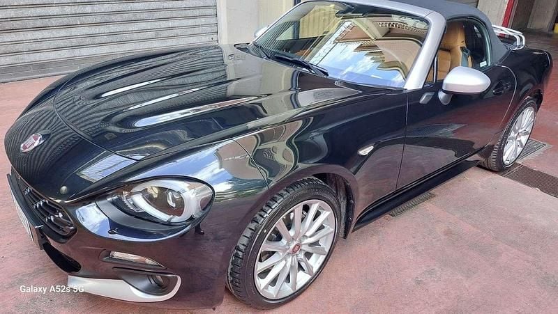 Usata Fiat 124 Spider Lusso 140 CV (102 kW) 2016 Nero Cabrio