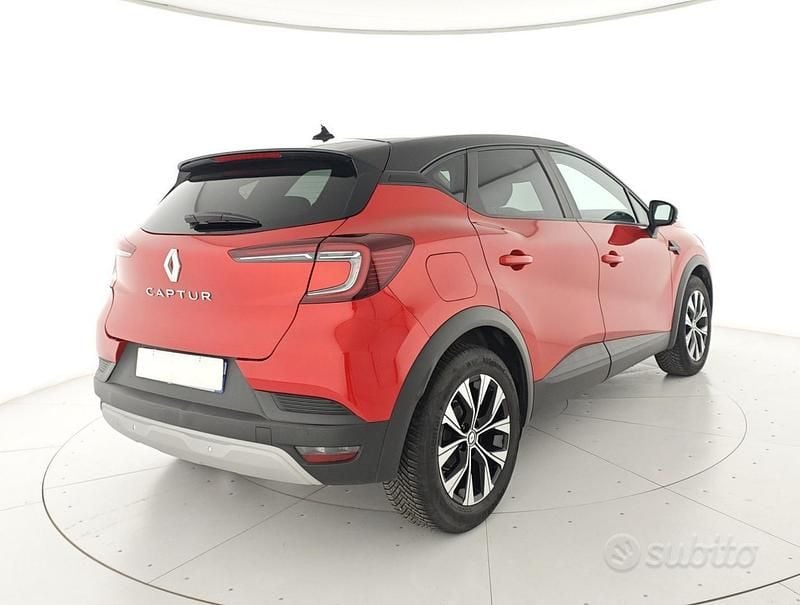 Usata Renault Captur Techno 100 CV (73 kW) 2023 Rosso SUV