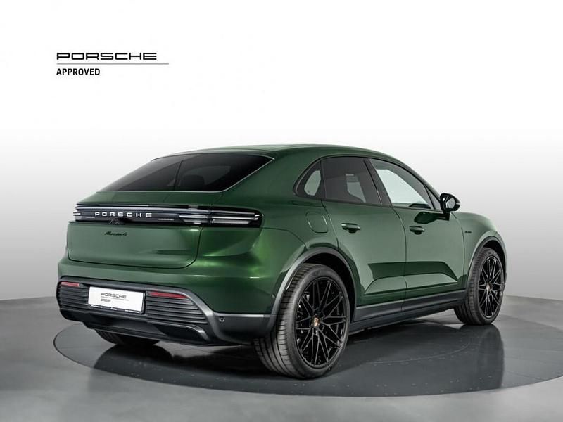 Usata Porsche Macan 4 Electric 300 kW (408 CV) 2025 Verde SUV