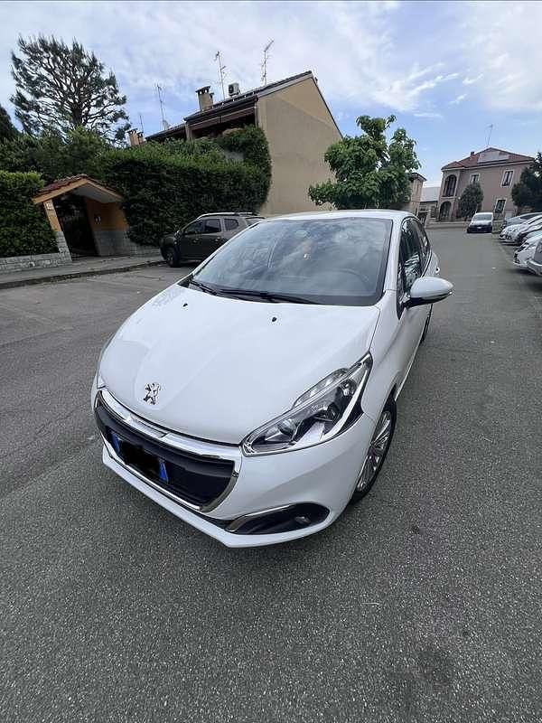 Usata Peugeot 208 Allure 75 CV (55 kW) 2018 Utilitaria