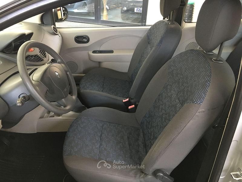 Usata Renault Twingo Komfort 58 CV (42 kW) 2008 Chiaro Utilitaria