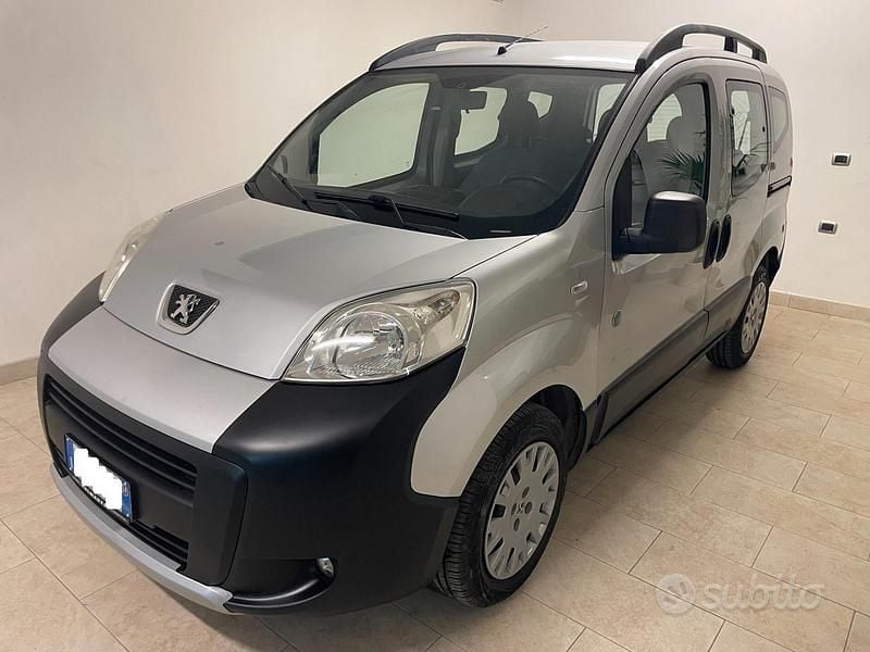 Usata Peugeot Bipper Outdoor 75 CV (55 kW) 2014 Grigio Monovolume
