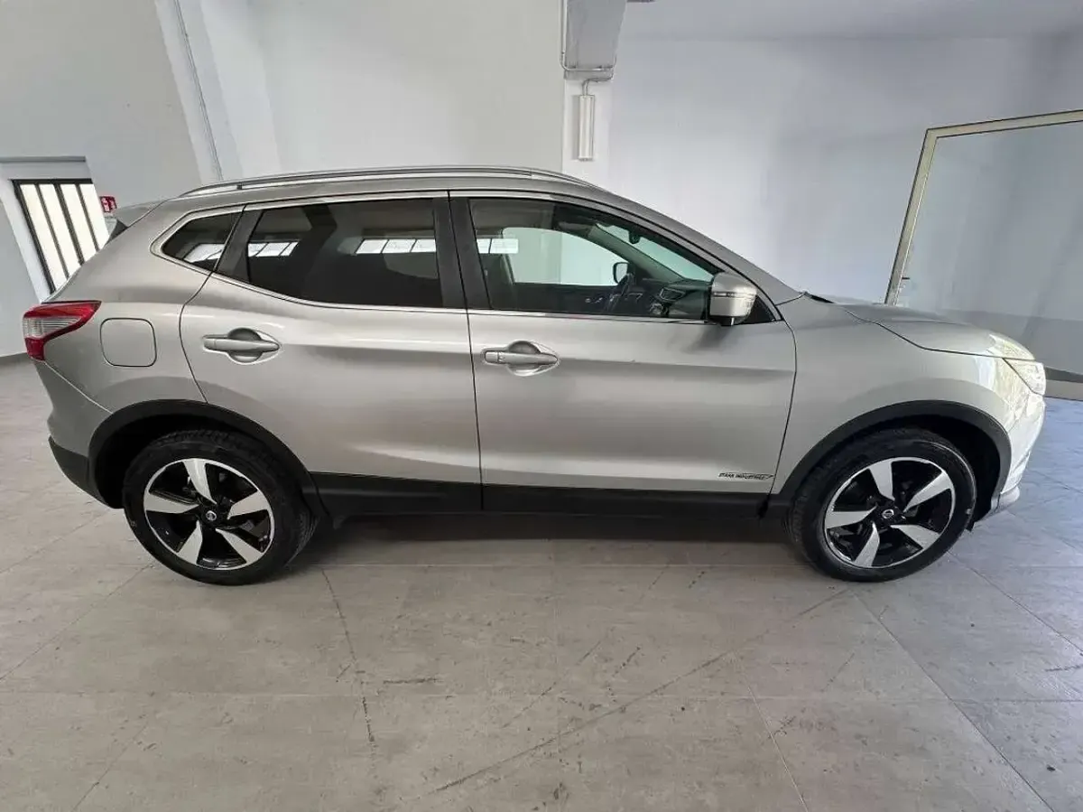 Usata Nissan Qashqai 110 CV (80 kW) 2016 Grigio SUV