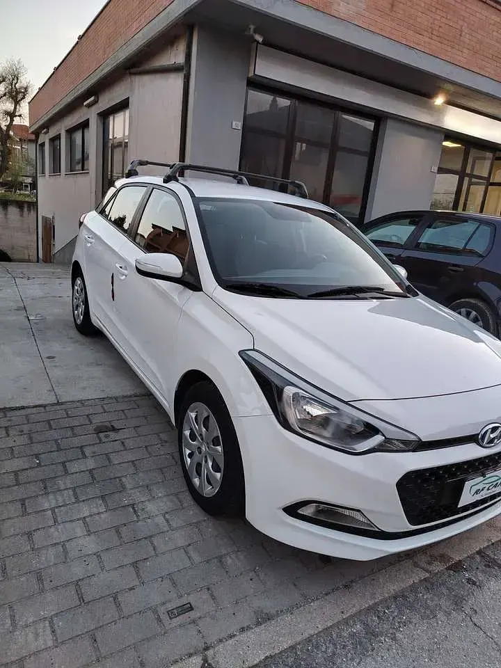 Usata Hyundai i20 Classic 75 CV (55 kW) 2017 Bianco Utilitaria