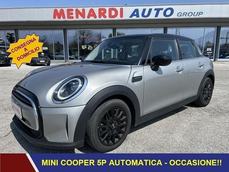 Usado Mini Cooper 136 HP (100 kW) 2024 Prateado Citadino