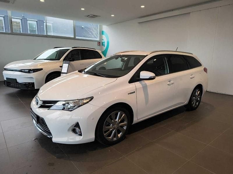 Bianco Usata 2015 Toyota Auris Tre volumi | 10.900 € (Buon prezzo) - Immagine 1/4