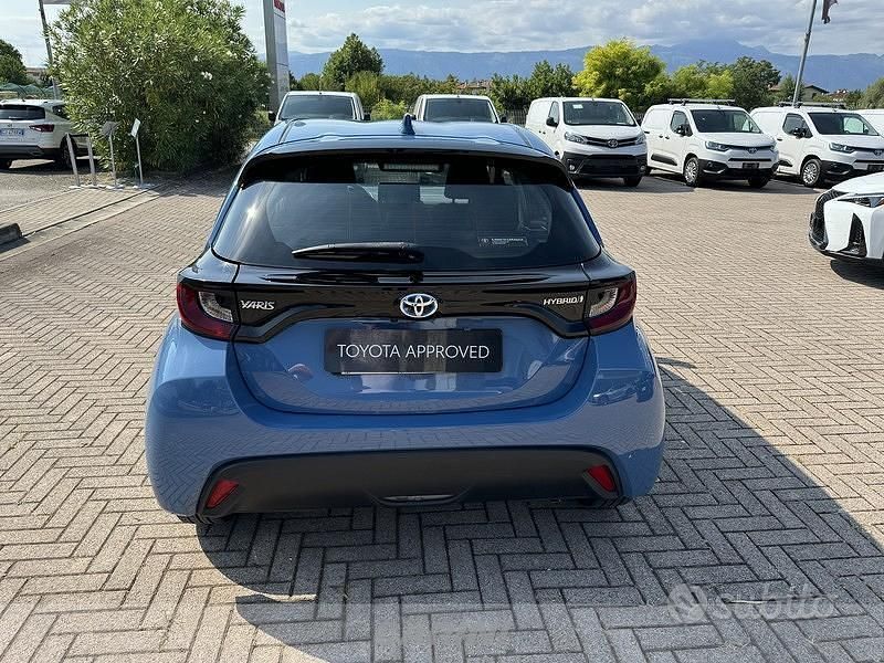 Usata Toyota Yaris Hybrid Active 2021 Blu Berlina