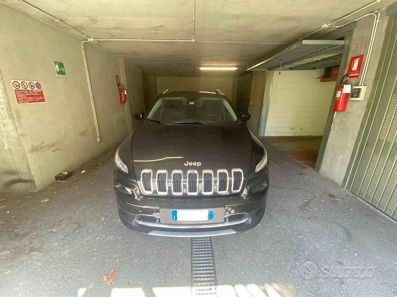 Nero Usata 2016 Jeep Cherokee Longitude SUV | 16.000 € (Buon prezzo) - Immagine 1/4