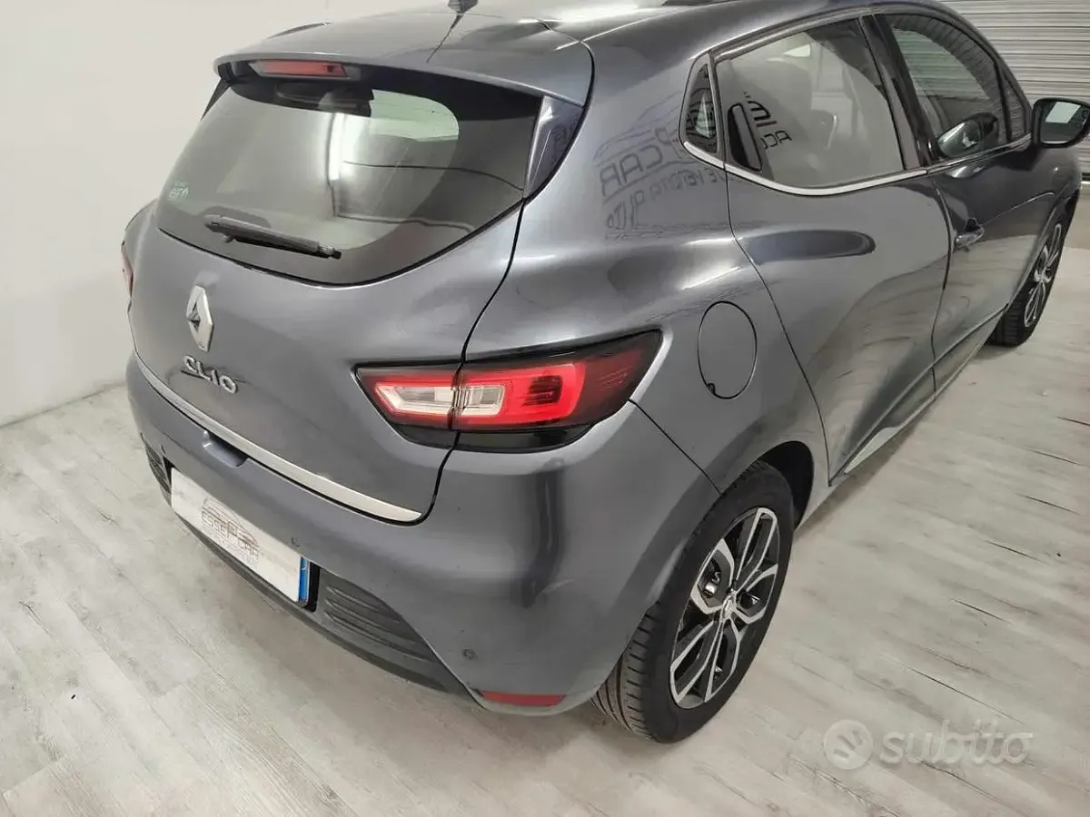 Usata Renault Clio IV Business 76 CV (55 kW) 2019 Grigio Berlina