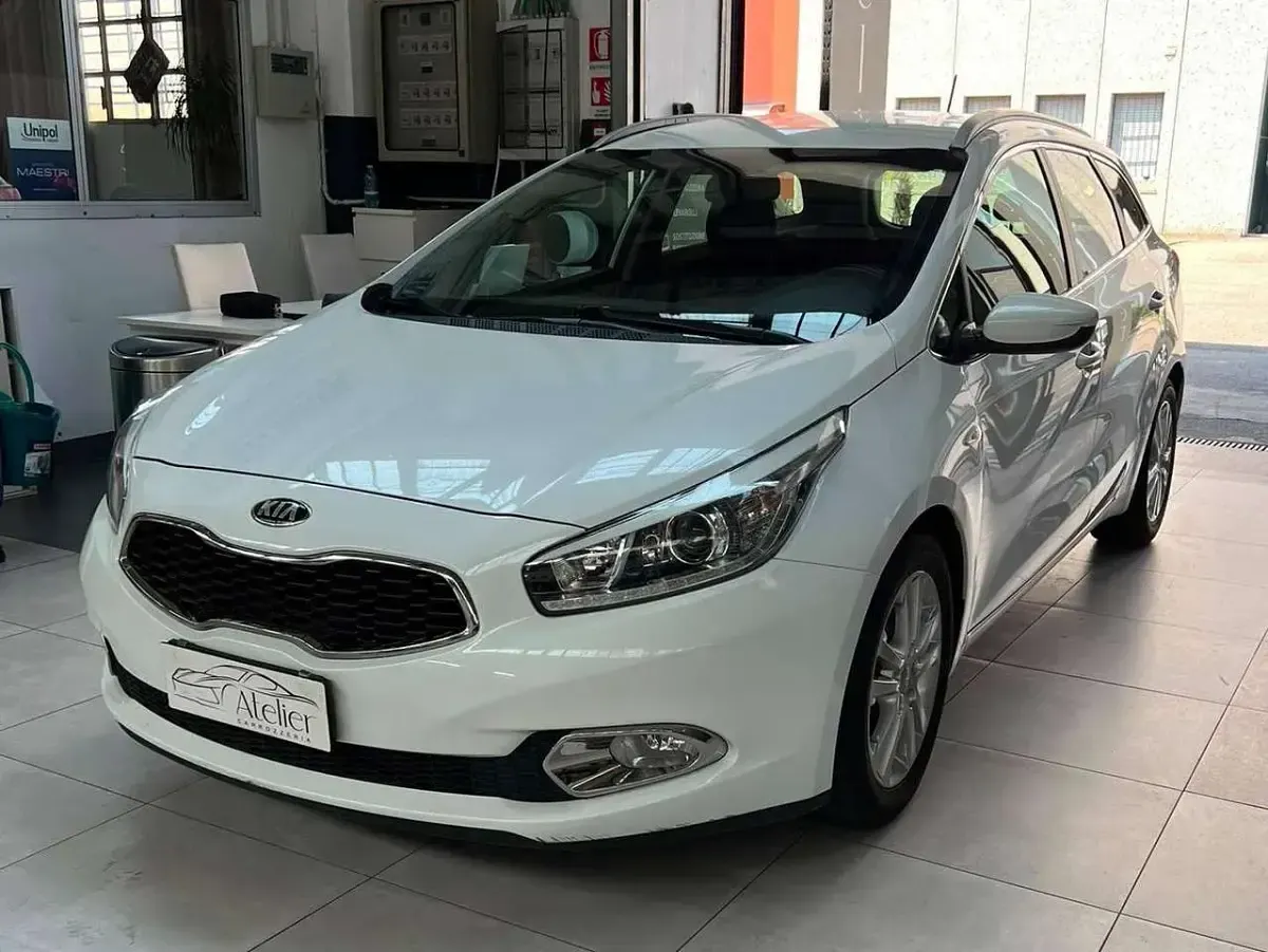Usata Kia Ceed Sportswagon 128 CV (94 kW) 2015 Bianco Station wagon