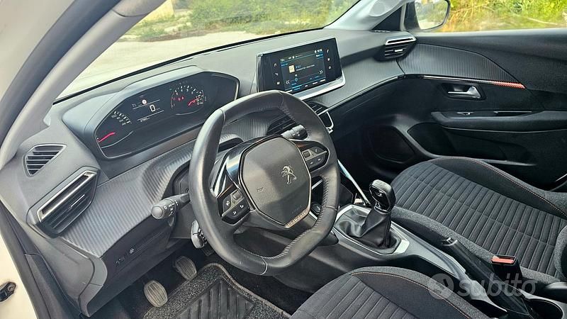 Usata Peugeot 208 75 CV (55 kW) 2022 Bianco Utilitaria