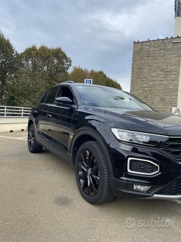 Usata VW T-Roc Advance 116 CV (85 kW) 2020 Nero SUV