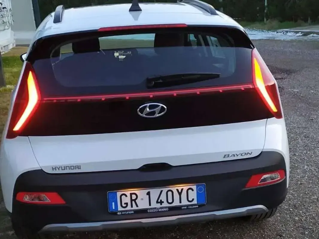 Usata Hyundai Bayon 101 CV (74 kW) 2023 Bianco SUV