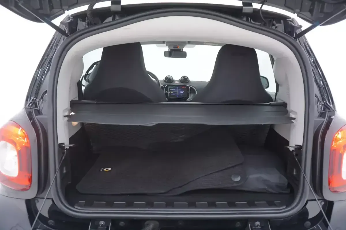 Usata Smart ForTwo Coupé Passion 41 kW (56 CV) 2021 Neronero Utilitaria