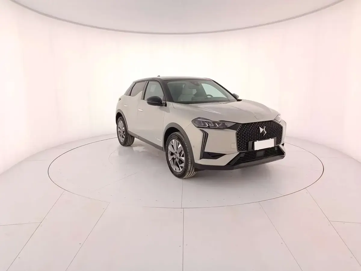 Usata DS Automobiles DS3 Crossback 131 CV (96 kW) 2024 Vernice metallizzata grigio cr SUV