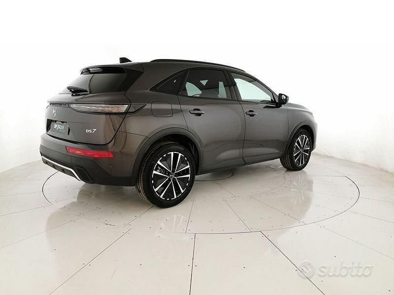Nuova DS Automobiles DS7 Crossback 2025 Grigio SUV