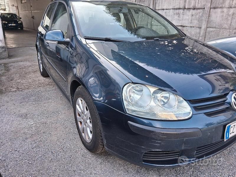 Usata VW Golf IV 102 CV (75 kW) 2006 Blu Berlina