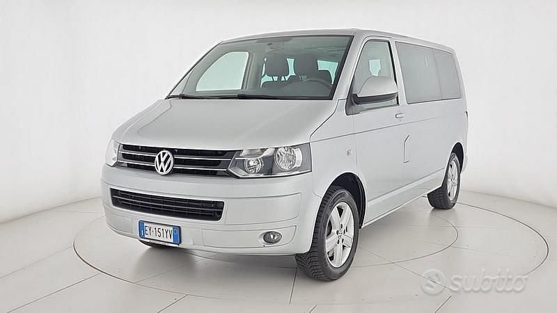 Argento Usata 2015 VW Caravelle Comfortline Monovolume | 30.900 € (Ottimo prezzo) - Immagine 1/4