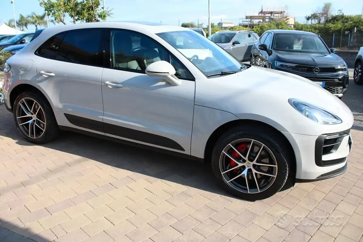 Usata Porsche Macan 381 CV (280 kW) 2022 Grigio gesso SUV
