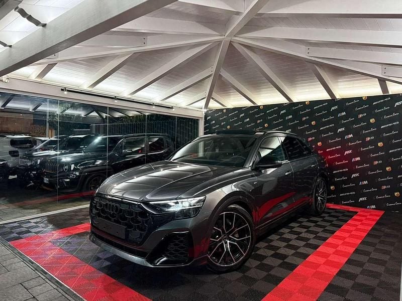 Usata Audi Q8 S-Line 286 CV (210 kW) 2025 Grigio SUV