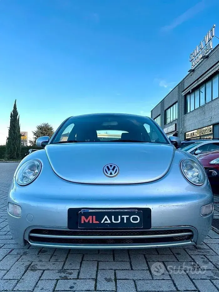 Usata VW New Beetle 101 CV (74 kW) 2004 Grigio Utilitaria
