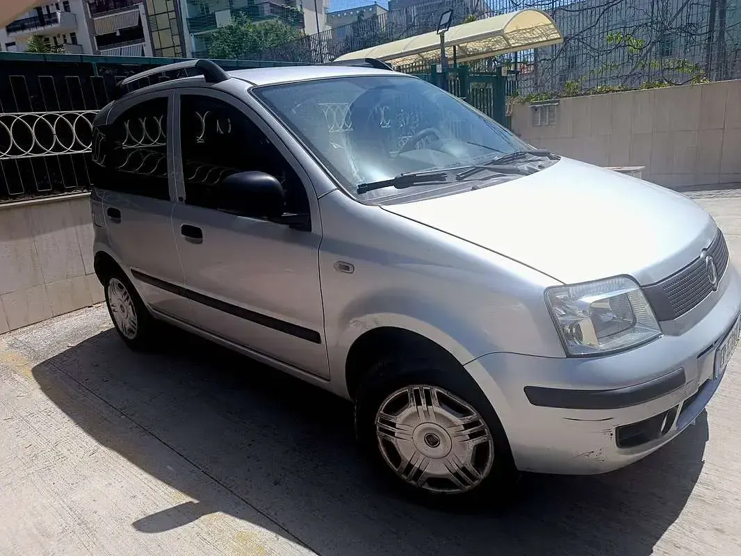 Usata Fiat Panda Active 60 CV (44 kW) 2012 Argento Utilitaria